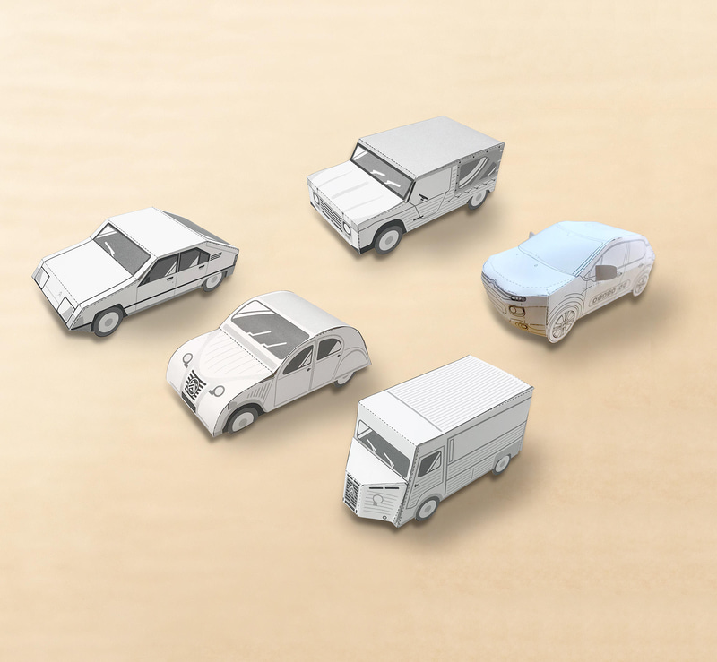 ペーパークラフト完成品（※写真は試作品）