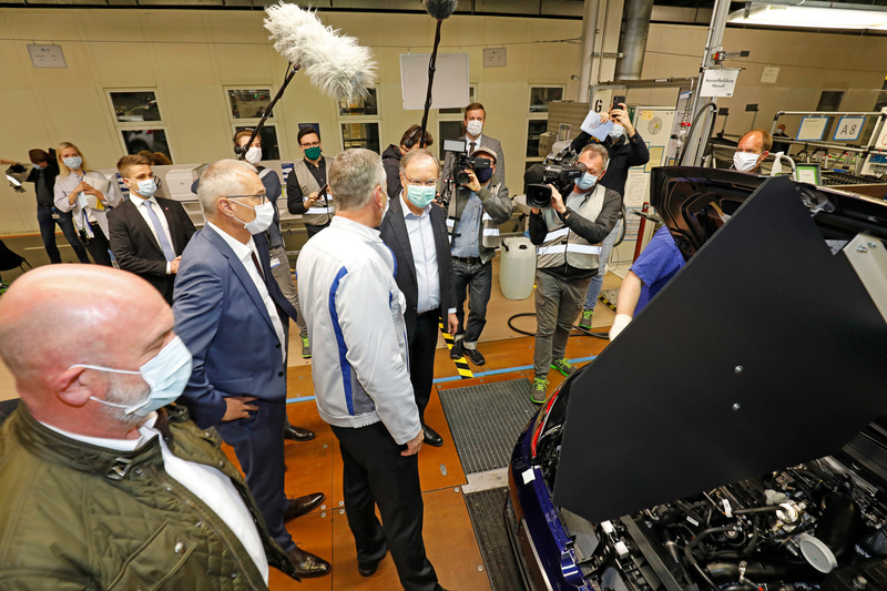 フォルクスワーゲン幹部もヴォルフスブルク工場を視察