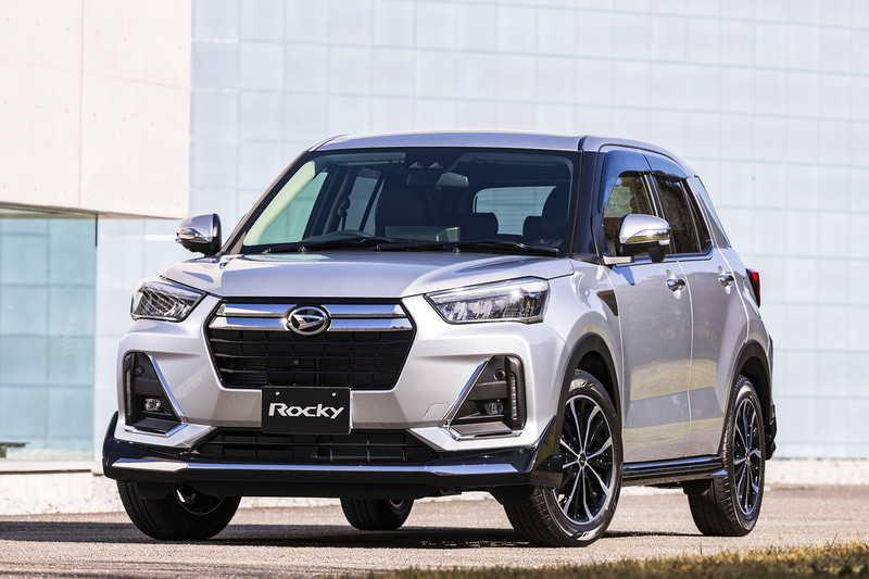 ブラックアウトされたAピラー