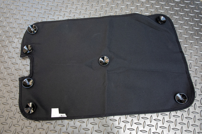 左右スライドドア用の「セカンドプライバシーシェード」。左右で2点ある