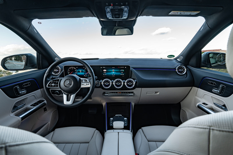 新型GLAのインパネ