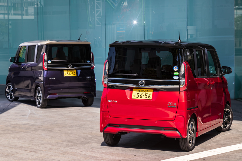 スパークリングレッド/ブラックの2トーン仕様が「ハイウェイスターX プロパイロットエディション」、アメジストパープル/フローズンバニラパールの2トーン仕様が「ハイウェイスターG ターボ プロパイロットエディション」。ルークス（2WD）のボディサイズは3395×1475×1780mm（全長×全幅×全高）、ホイールベースは2495mm