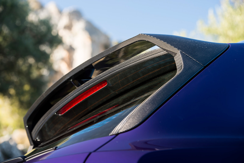 整流板付き2枚式テールゲートスポイラー