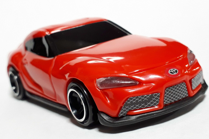 ハッピーセット「トミカ」に赤い「トヨタ GR スープラ」登場