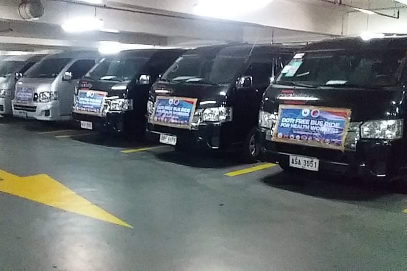 フィリピンのマニラで新型コロナウイルス感染症の診断・治療などに携わる医療従事者向けのオンデマンド型シャトルバスの送迎サービスを開始