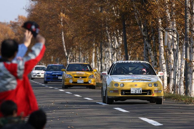 一般公道を使うラリーならではの風景（2007年）