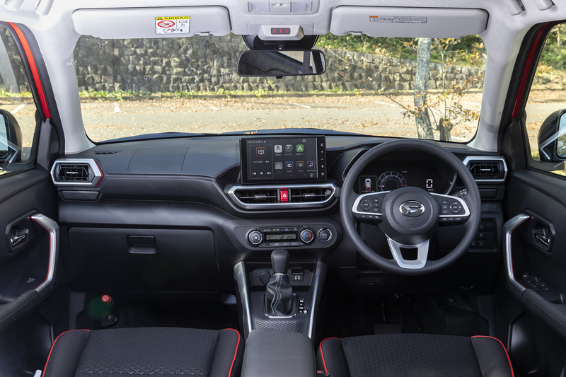 あえて高い位置に設定したセンターコンソール