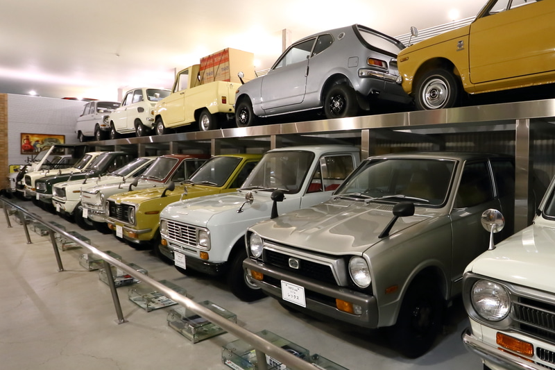 年配の人には懐かしく、若い人には新鮮な昭和の軽自動車