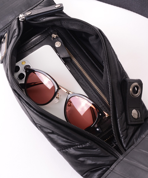 身の回りの小物がちょうど入るサイズ