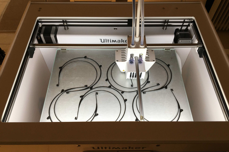 ポルトガルでは3Dプリンター装置を利用して生産されたフェイスプロテクターを提供