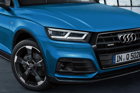 S*i様 【送料込み】アウディQ5 8R後期（前期モデル取付可）　左右LEDテー アウディ、スポーティな装備の250台限定モデル「Q5 S line competition