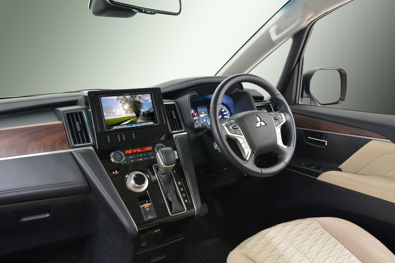 8インチカーナビの装着状態