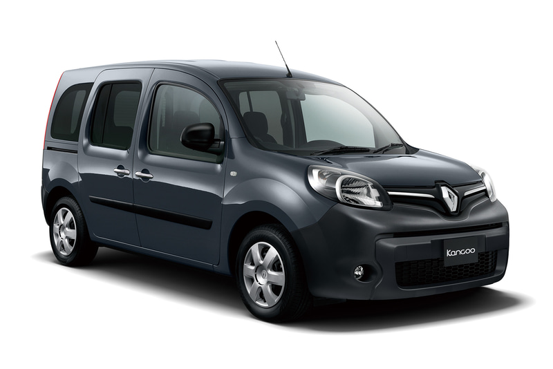 カングー クルールではボディ同色のフロントグリルブレード、ブラックフロントバンパー、ブラックリアバンパー、ブラックドアミラーを装備