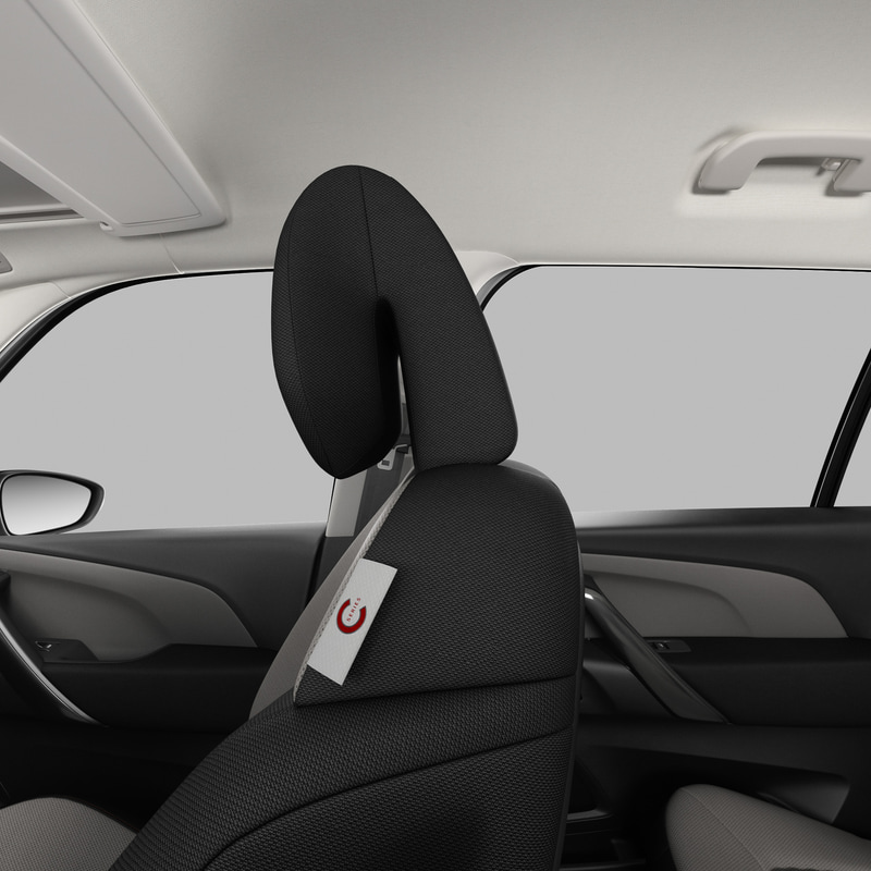 シートには「Cシリーズ」の証となるタグが添えられる