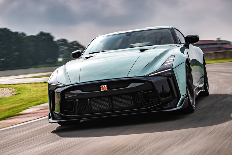 Nissan GT-R50 by Italdesignの市販モデル