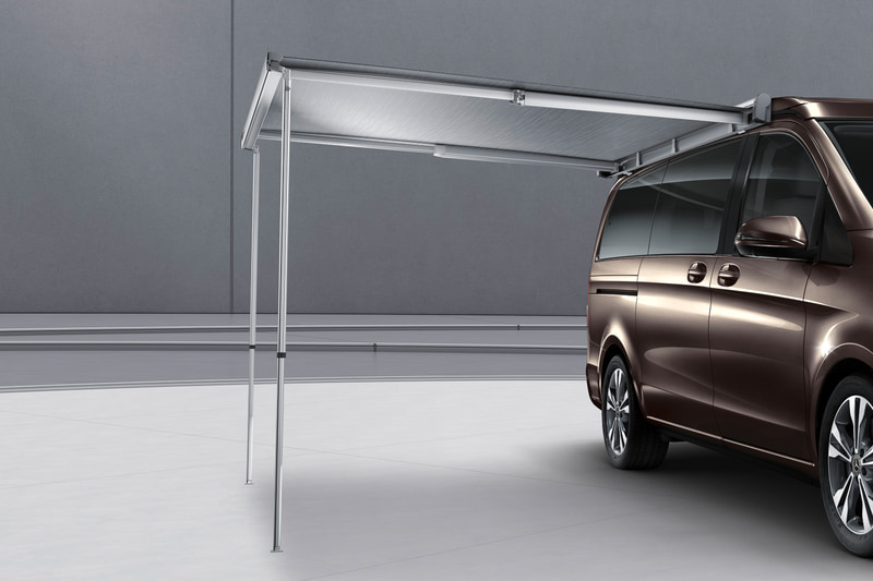 サイドオーニングも装備