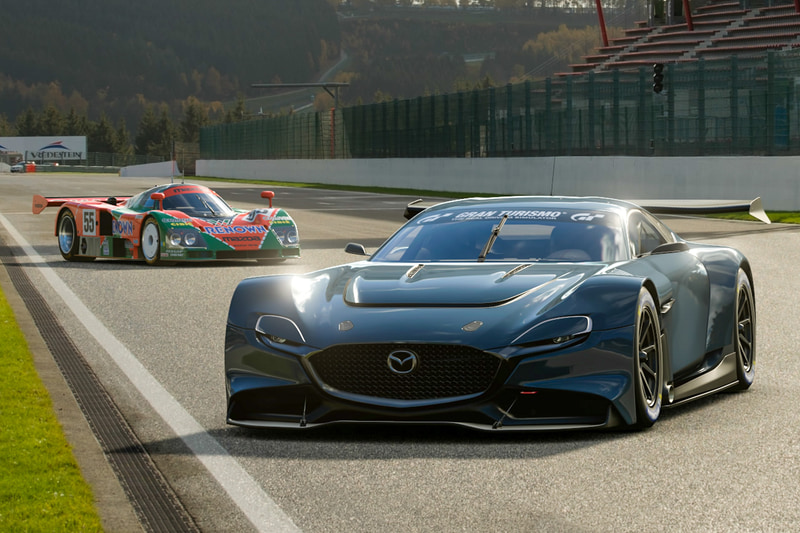 「787B」（写真左奥）、MAZDA RX-VISION GT3 CONCEPT（写真右手前）