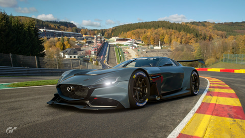 マツダ×グランツーリスモSPORT。バーチャルで蘇った4ローター