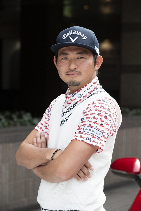 中里光之介選手「昨年は試合への移動がいつもフォルクスワーゲンのクルマで疲れ知らずだったおかげで、プロになってから一番賞金を稼ぐことができました。今年もゴルフの移動に快適なフォルクスワーゲンのクルマで移動することができるので、目標であるシード権を獲得に向けてがんばります」