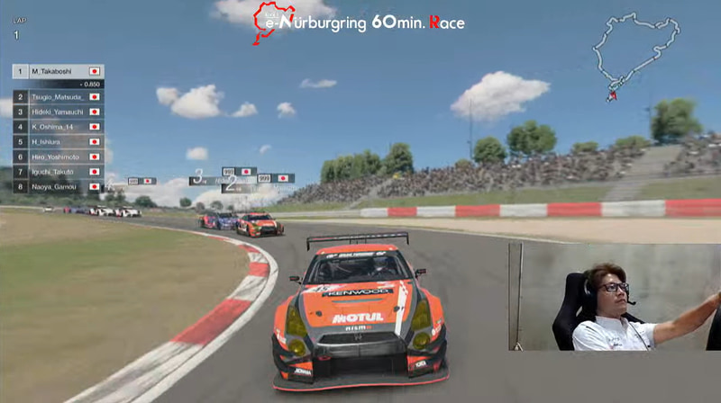 レーススタートシーン。KONDO RACINGの2台が序盤トップに