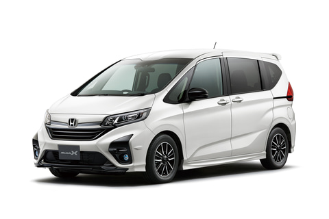 ホンダ、「フリード Modulo X」をマイチェン。3つのエアロフィンで走行