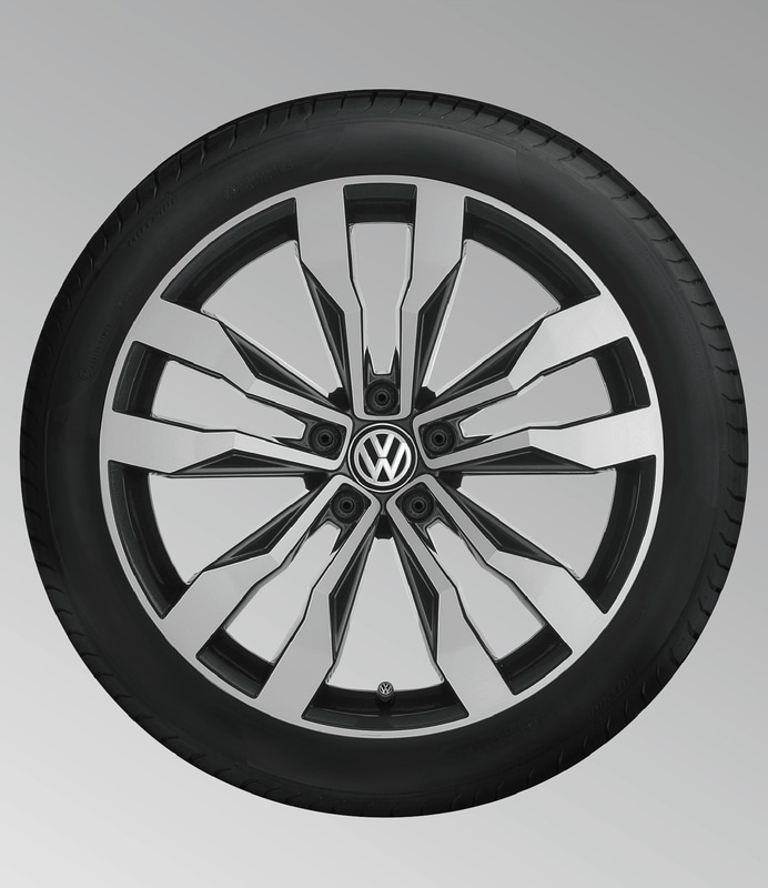 R-Line専用20インチアルミホイール