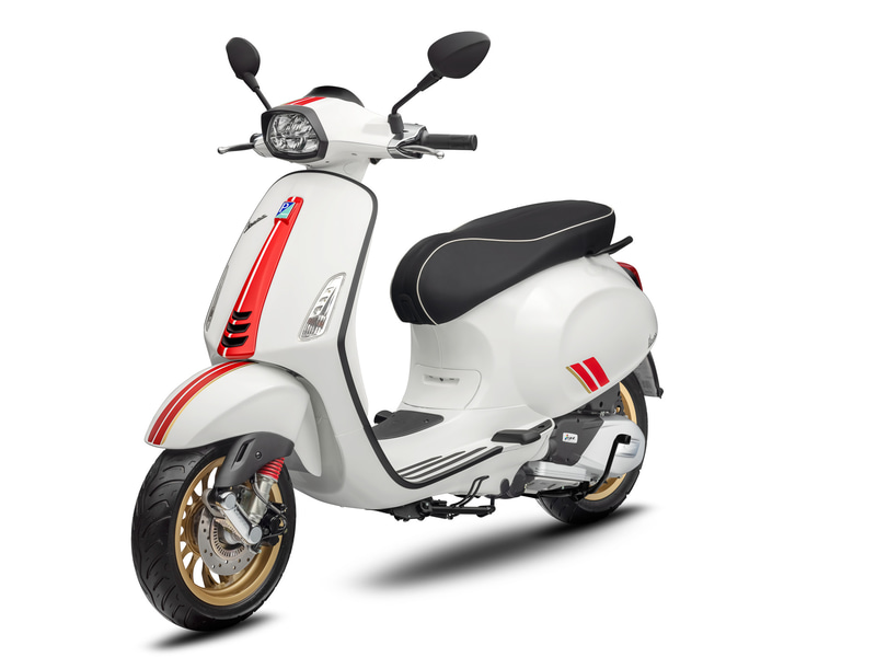 Vespa Sprint 150 Racing Sixties
