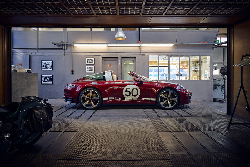初のヘリテージデザインモデル「911 タルガ 4S ヘリテージデザインエディション」