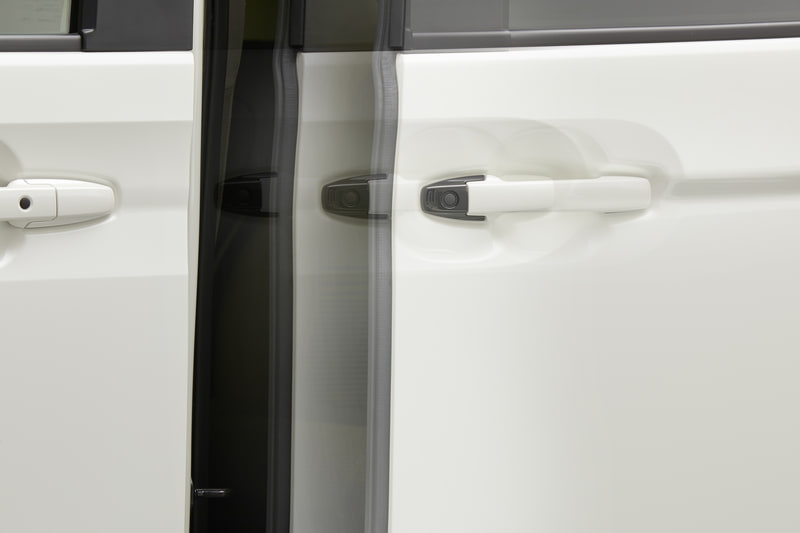 ボタン操作でパワースライドドアを開閉できる「ワンタッチスライドドア」