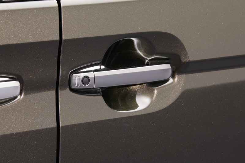 「N-BOX」「N-BOX カスタム」用スイッチカバー（クロームメッキ）