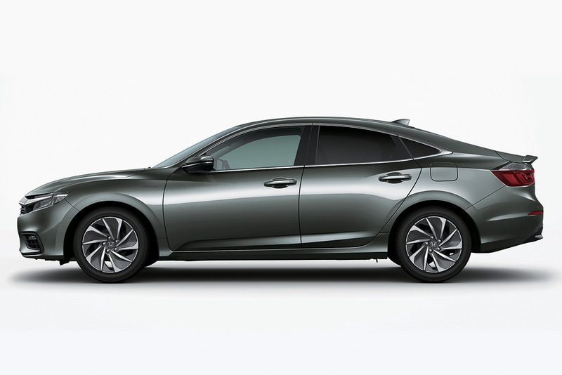 「スーパープラチナグレー・メタリック」