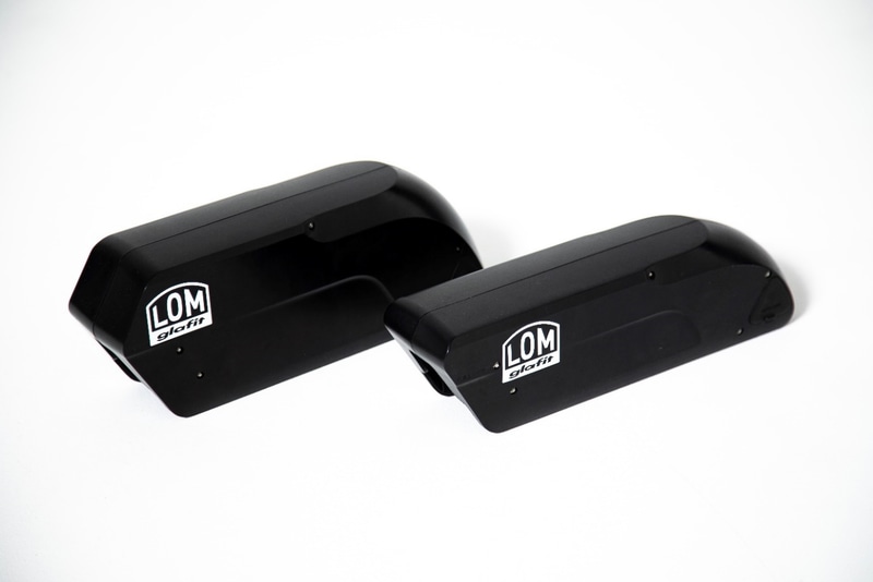 標準サイズのバッテリーに加え、オプションで大容量タイプのバッテリーも用意