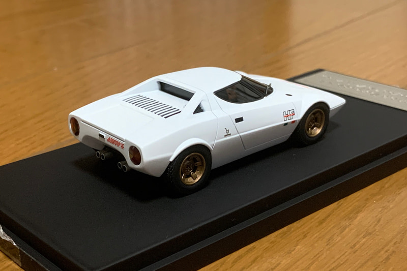 リアはウィンドウまわりの処理も違う