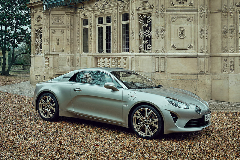 全世界400台の限定車「アルピーヌ A110 リネージ GT」（ボディカラーはアルジャン メルキュールメタリック）