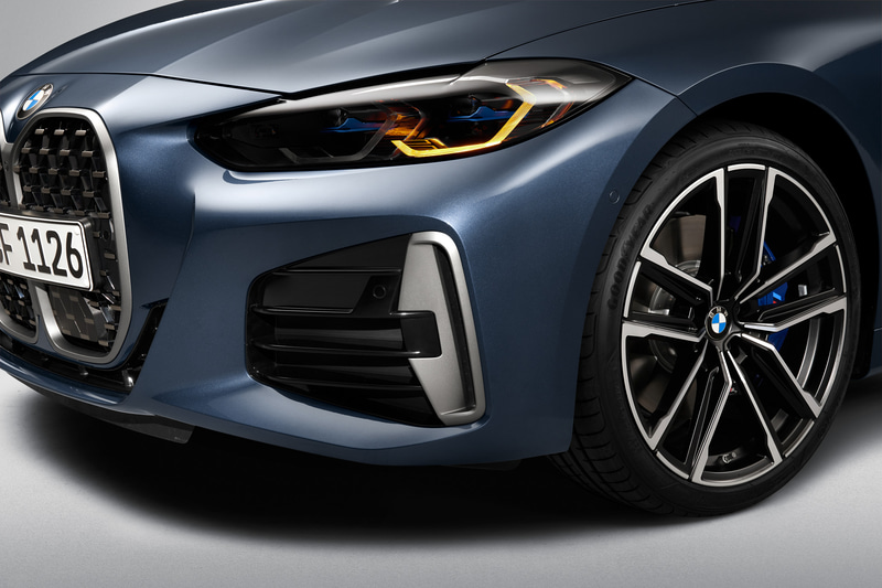 縦長のキドニーグリルを採用