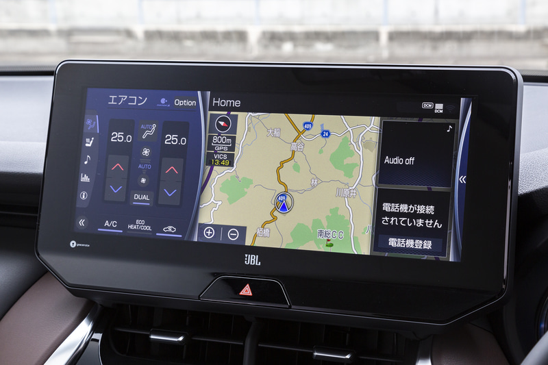 インパネ上部に12.3インチのワイドディスプレイを用意。T-Connect SDナビゲーションシステムに加えスマートフォン連携機能に対応