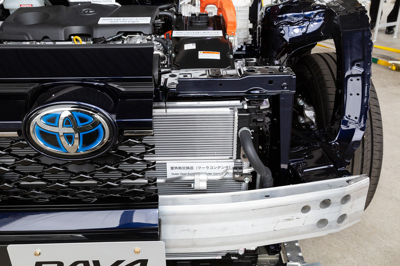 エアコンにはヒートポンプシステムを採用