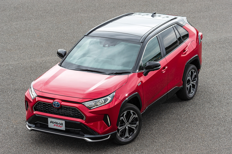 “まもなく発売”とアナウンスされた新型「RAV4 PHV」（写真は「BLACK TONE」）