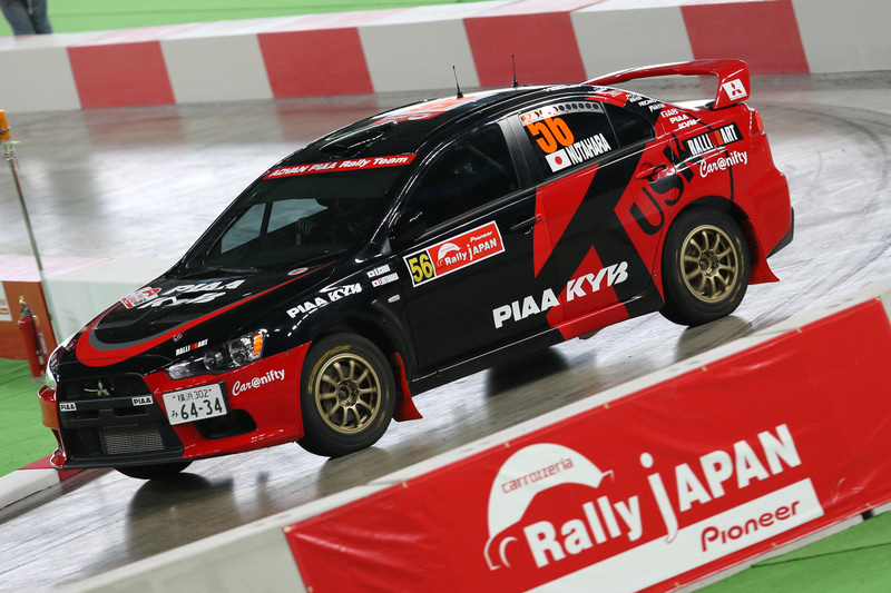 ドーム内に設置されたスーパーSSはツルツル路面のラジコンコースのよう。車速は低いのですが、コンクリートフェンスにぶつかると意外なほどダメージは大きく、案外危険なステージでもありました