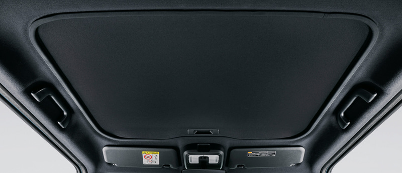 ガラスルーフ「スカイフィールトップ」を全車標準装備。「スーパーUV＆IRカットガラス」も採用