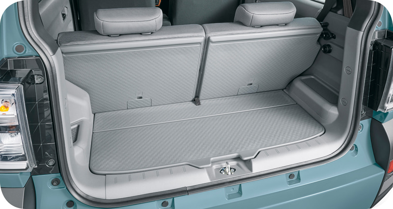 フレキシブルボードを活用することで荷物に応じた荷室の活用が可能