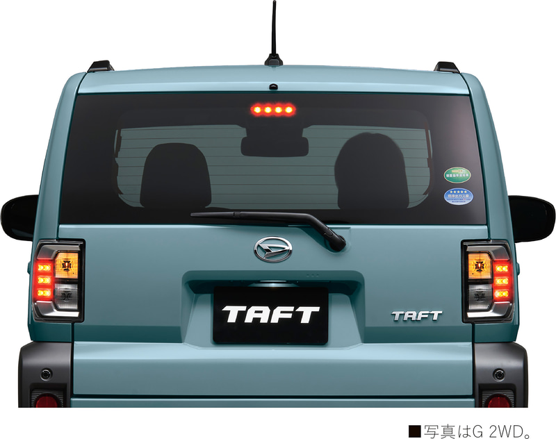 全車LEDヘッドライトを採用。リアコンビネーションランプはヘッドライトと統一感のあるデザインに