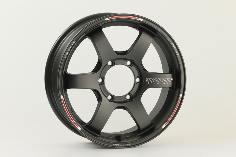 サイズは17インチ×6.5J～18インチ×8.5Jでカラーはマットガンブラック。価格は5万8000円～7万2000円（税別）