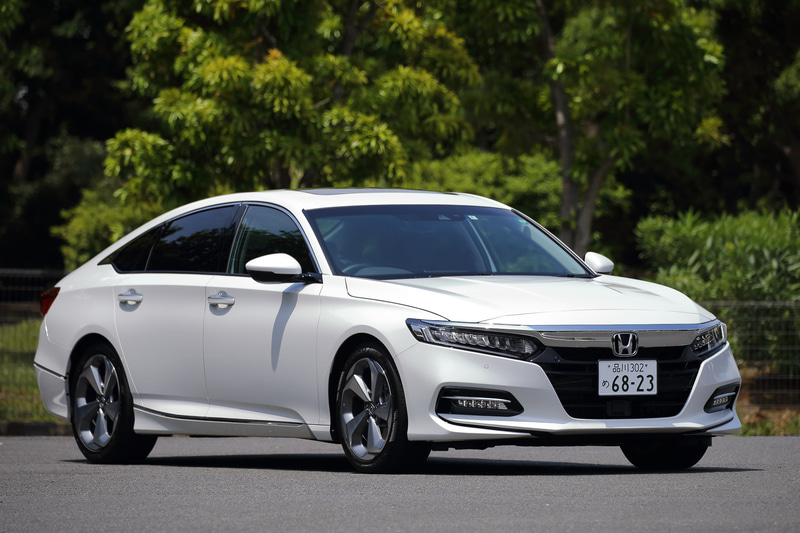 新型「アコード」は2月に日本での販売を開始したハイブリッドセダン。「EX」のみのワングレード展開で、価格は465万円。ボディサイズは4900×1860×1450mm（全長×全幅×全高）で、ホイールベースは2830mm。車両重量は1560kg