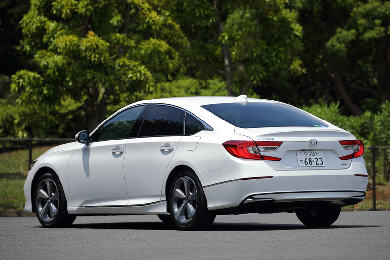 新型「アコード」は2月に日本での販売を開始したハイブリッドセダン。「EX」のみのワングレード展開で、価格は465万円。ボディサイズは4900×1860×1450mm（全長×全幅×全高）で、ホイールベースは2830mm。車両重量は1560kg