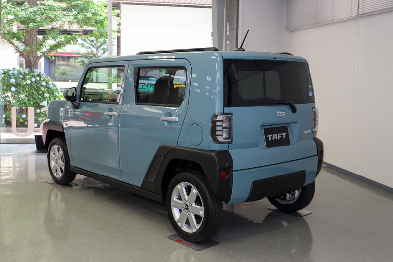 タフト G。ボディカラーはアースカラーをイメージした新色のレイクブルーメタリック