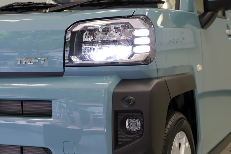 スモールランプ＆ロービーム点灯