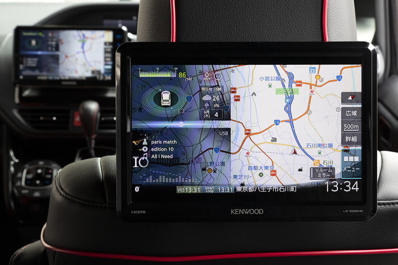オプションで10.1V型のリアモニターを用意。こちらももちろんHD（1280×800ピクセル）対応