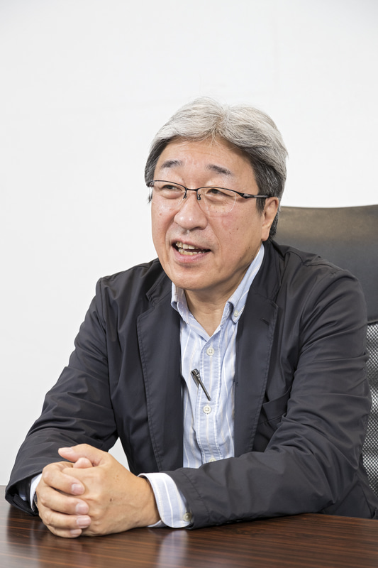 「2019年モデルに9V型ディスプレイを搭載したのがきっかけ」と渋谷氏