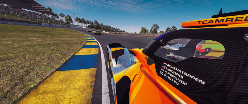 20号車 TEAM REDLINE（写真：Xynamic Automotive Photography）